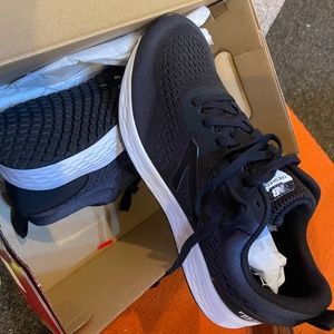 BNWT NEw Balance Women's Shoes Size 9